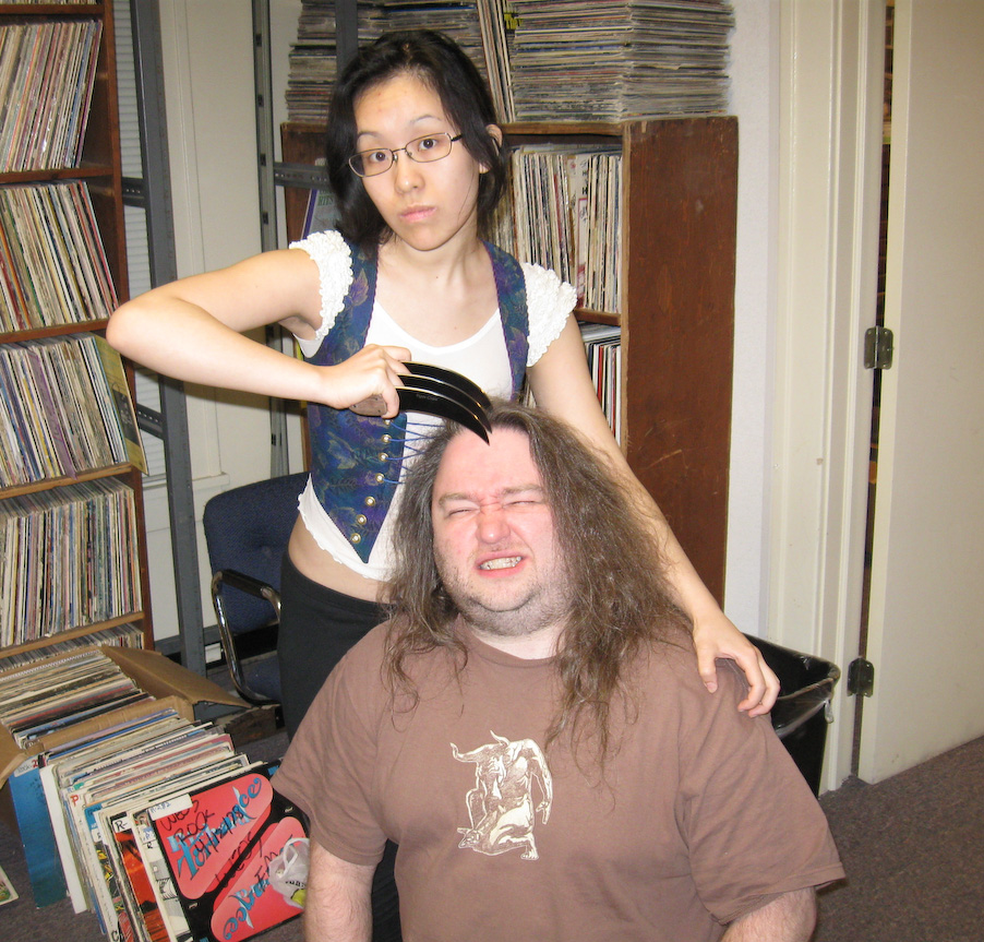 Genevieve Shows Jeffie How They Work